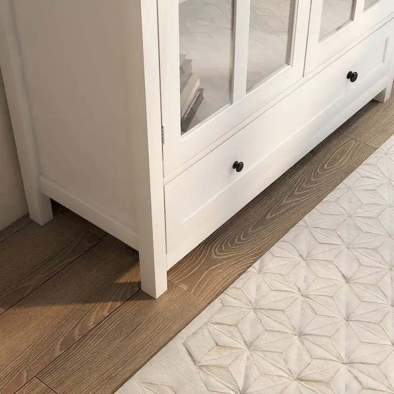 Credenza retrò bianca con ante in vetro e maniglia a campana, 1 pezzo