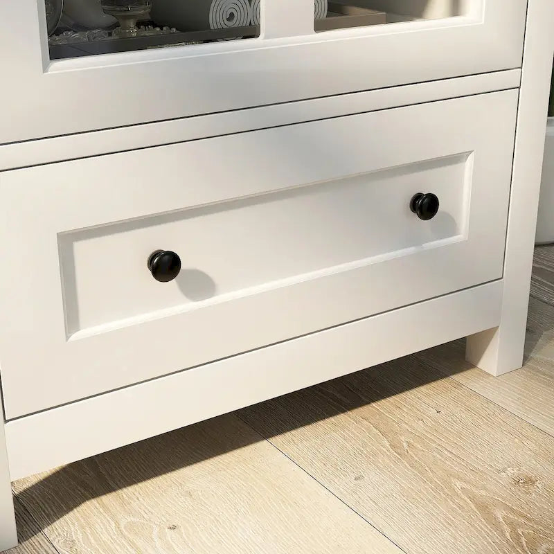 Credenza retrò bianca con ante in vetro e maniglia a campana, 1 pezzo