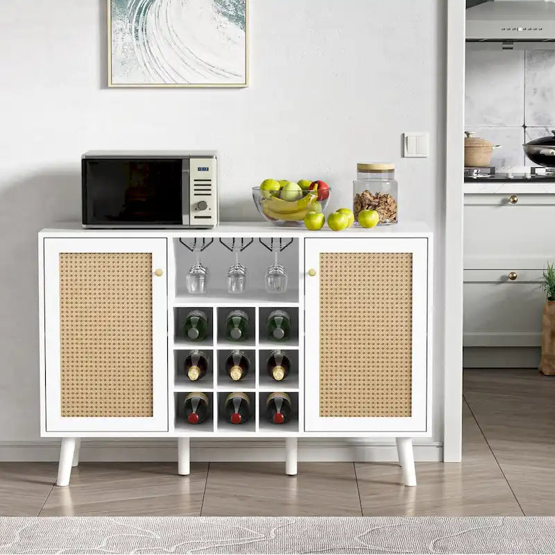 Madia/Buffet a 2 ante in bianco e rattan con portabottiglie e portacalici